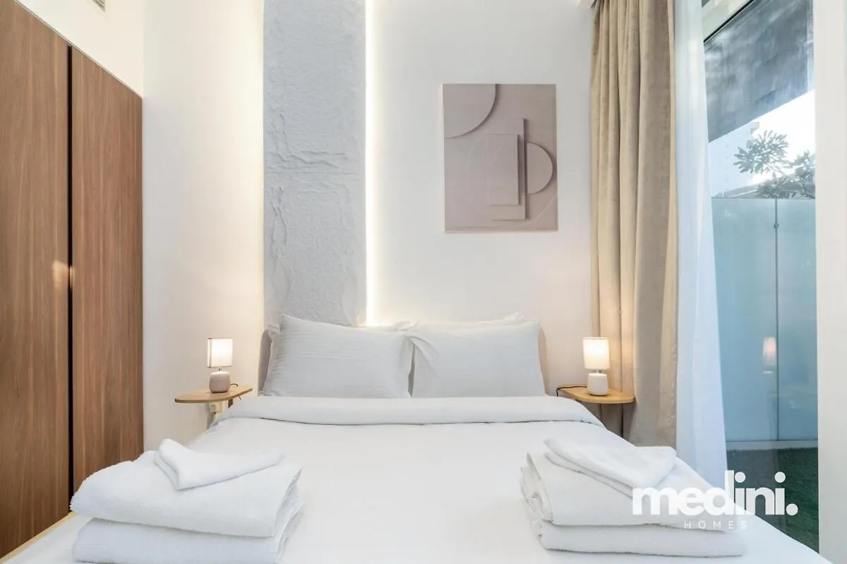 10 Min From Burj Khalifa - Sauna - Gym - Damac Reva Dubai Apartment