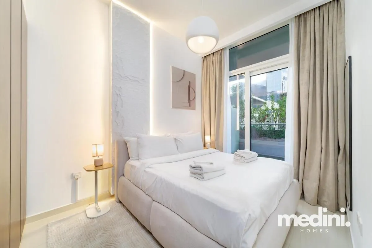 10 Min From Burj Khalifa - Sauna - Gym - Damac Reva Dubai 0*,